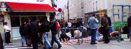 Betende Moslems in Paris