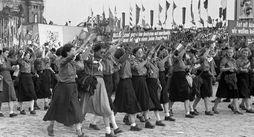 1. Mai Kundgebung in der DDR, Ostberlin, Anfang der 50er Jahre