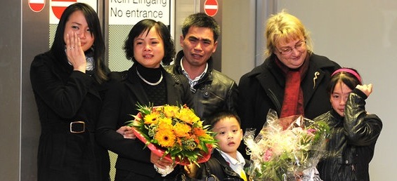 Familie Nguyen bei ihrer Rückkehr.