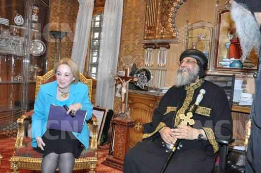 Anne Patterson bei ihrem Treffen mit dem koptischen Papst Tawadros II.