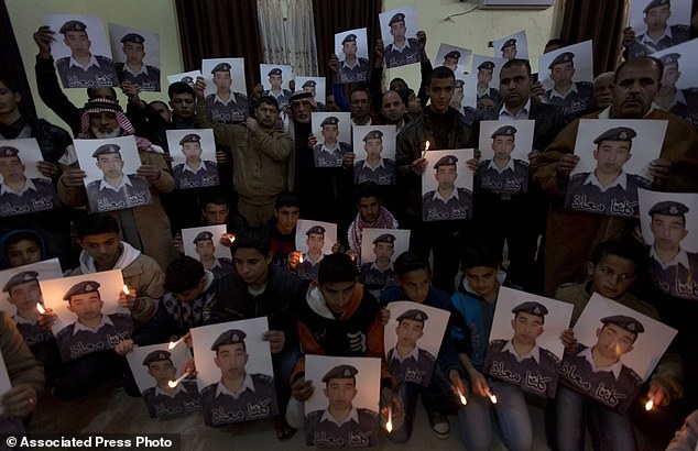 Trauer um den von IS-Schergen lebendig verbrannten jordanischen Piloten Mu'adh al-Kaseasbeh's