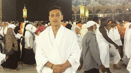 Özil in Mekka