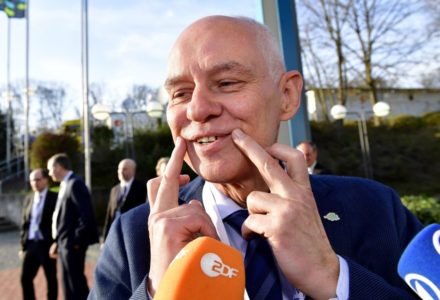 Rudolf Müller, Spitzenkandidat der AfD an der Saar, am Wahlabend nach den ersten Hochrechnungen