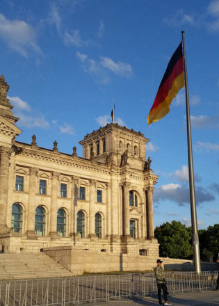 [Bild: Reichstag2-315x440.jpg]