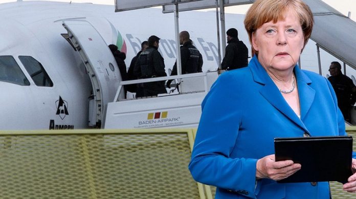 http://www.pi-news.net/wp-content/uploads/merkel_abschiebungJPG-696x390.jpg