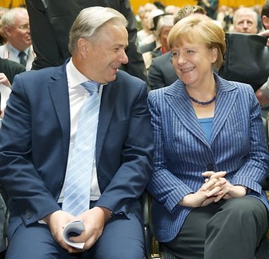 Politische Versager unter sich: Wowereit und Merkel.