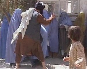 Taliban schlägt seine Frauen