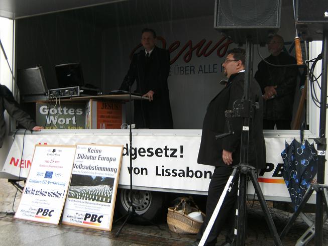PBC demonstriert in Karlsruhe gegen EU-Vertrag