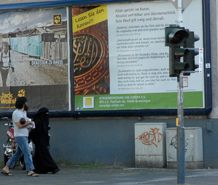 Pax Europa plakatiert Koransuren auch in Bonn