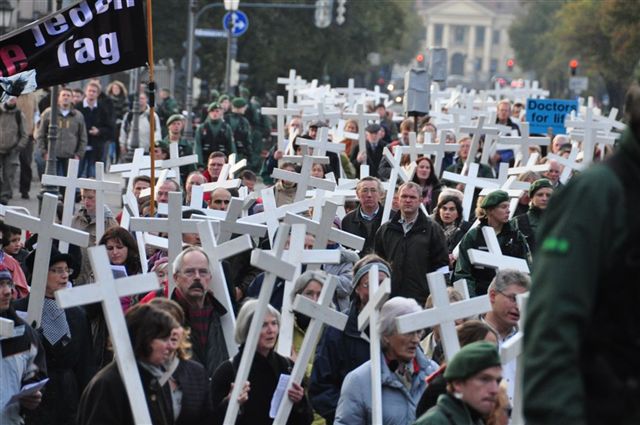 München: Ein Meer von Kreuzen