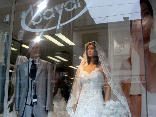 Marxloh: Türkische Geschäfte mit Hochzeitsmoden