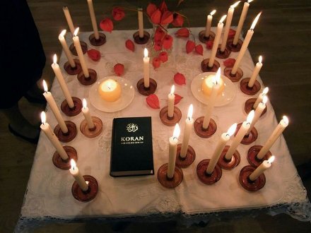 Koran und Kerzen