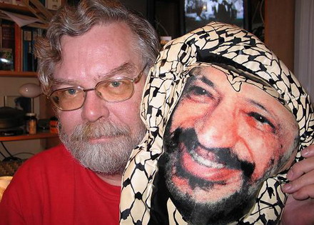 Ulrich Sahm mit Arafat-Talisman