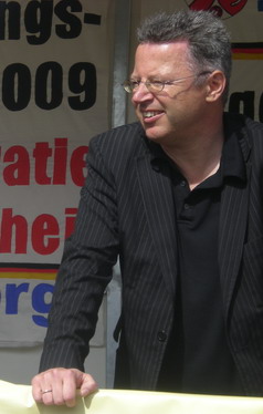 Pro NRW-Chef Rechtsanwalt Markus Beisicht