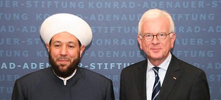 Ahmad Badr el-Din Hassoun (l.) und Hans-Gert Pöttering (CDU)