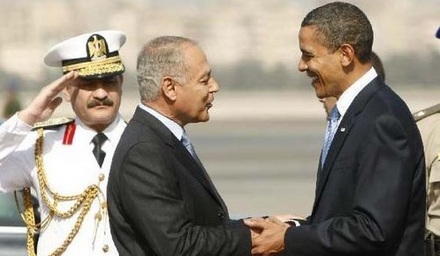 Der ägyptische Außenminister Aboul Gheit begrüßt US-Präsident Obama