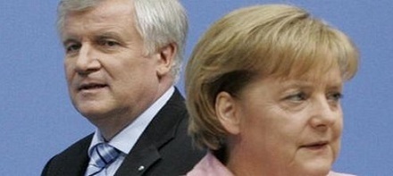 Seehofer und Merkel: 'Multikulti ist gescheitert'