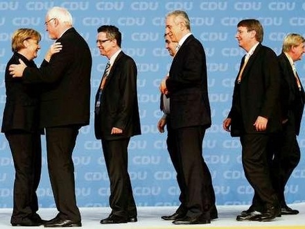 CDU-Parteitag: Geschlossenheit vor dem Abgrund