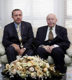 Necmettin Erkaban (r.) und sein geistiger Ziehsohn Recep Tayyip Erdogan