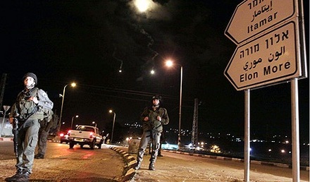 Die Armee errichtete in der Nacht Straßensperren in Samaria, um den Täter zu stellen.