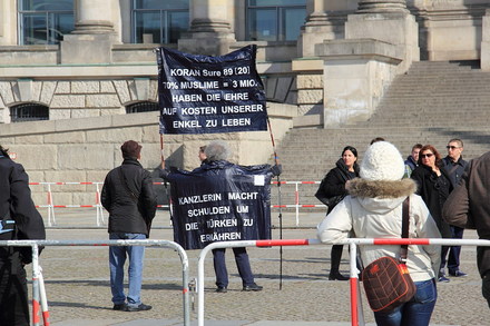 Der Ein-Mann-Demonstrant am 27. März in Berlin.