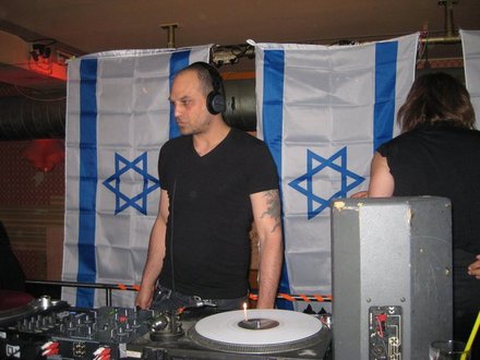 DJ Yaniv Tal aus Tel Aviv