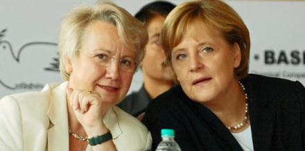 Annette Schavan und Angela Merkel wollen die Hauptschule auflösen