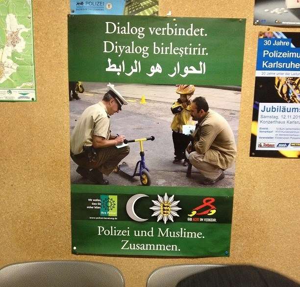 Plakat der PR-Initiative: Ihre Polizei - Im Dienst für die Menschen!