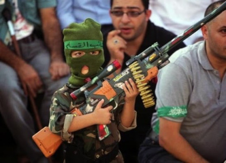 2014_09-hamas-integrates-its-children-in-the-terror-warfare