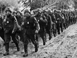 Nach monatelanger diplomatischer Krise rückt die deutsche Wehrmacht am 1. September 1939 in Polen ein.