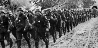 Nach monatelanger diplomatischer Krise rückt die deutsche Wehrmacht am 1. September 1939 in Polen ein.