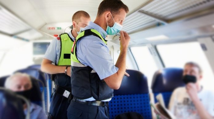 Bisher können auch Ungeimpfte ohne Einschränkung Zug fahren und fliegen. Nach dem Willen der Bundesregierung soll das bald vorbei sein.