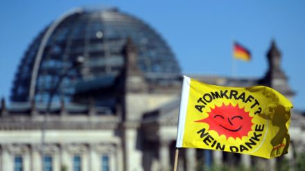 Die Anti-Atomkraftlobby hat gesiegt - bald gibt es hierzulande keine Atomkraftwerke mehr und Deutschland macht sich mehr und mehr abhängig vom Energieimport.