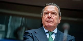 In einem Interview mit dem stern verlangte Altkanzler Gerhard Schröder, wieder Gas durch die Pipeline Nord Stream 2 fließen zu lassen, um Engpässe in Deutschland zu vermeiden.