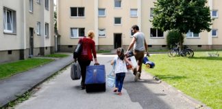 Heute werden in Stuttgart Migranten zugunsten von ukrainischen Flüchtlingen entmietet, morgen kann es jedermann treffen.