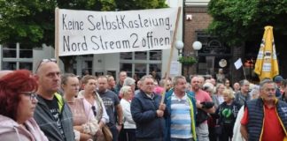 Die Forderung nach Öffnung der Gaspipeline Nord Stream 2 stand vielfach im Vordergrund vieler Demonstrationen gegen die Energiepolitik der Ampel-Regierung (Foto: Bürgerprotest in Güstrow Anfang September).