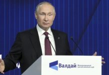 Wladimir Putin am Donnerstag bei seiner Valdai-Rede. An dem viertägigen Treffen nahmen 111 Experten, Politiker, Diplomaten und Wirtschaftswissenschaftler aus Russland und 40 anderen Ländern teil.