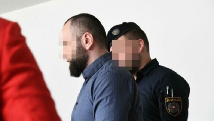 Die Justizwache führte den angeklagten Tschetschenen in Eisenstadt aus der Untersuchungshaft vor.