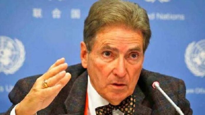 Alfred-Maurice de Zayas ist ein US-amerikanischer Völkerrechtler, Historiker, Sachbuchautor und ehemaliger UN-Beamter.