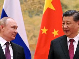 Gute Nachricht für Putin: Mit der Erhöhung seines Verteidigungshaushalts und dem Wechsel der Regierungsmannschaft setzt Xi Jinping deutliche Zeichen - das faktische Bündnis mit Russland wird eher noch enger werden.
