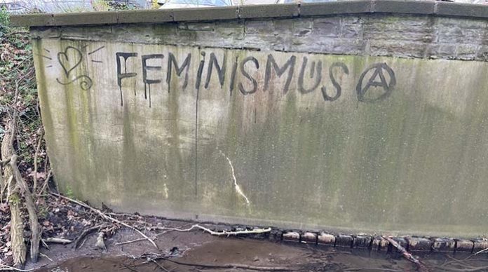 [Bild: feminismus-696x388.jpg]