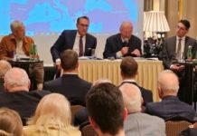 Am 6. April diskutierte eine hochrangig besetzte Konferenz, unter anderem mit Österreichs Ex-Vize-Kanzler HC Strache (2.v.l.), im Hotel Bristol in Wien über die „Energiesicherheit Europas und die Krise im Südkaukasus“.
