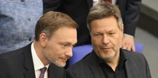 Spielen gerade für die Öffentlichkeit "good cop - bad cop": Christian Lindner (FDP) und Robert Habeck (Grüne).