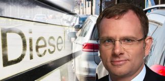 Dr. Dirk Spaniel, der vor seinem AfD-Bundestagsmandat in der Entwicklung eines großen Automobilherstellers arbeitete: „Offensichtlich soll mit dem Wechsel von Benzin- oder Diesel-Fahrzeugen zu E-Fahrzeugen die Abschaffung oder zumindest Reduzierung des Kraftfahrzeugbestands in der EU betrieben werden."