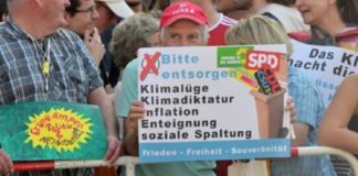 64 Prozent der Bundesbürger wünschen sich laut einer aktuellen Umfrage eine neue Regierung. Vor allem die Zufriedenheit mit SPD-Bundeskanzler Olaf Scholz und seiner Partei nimmt weiter ab.