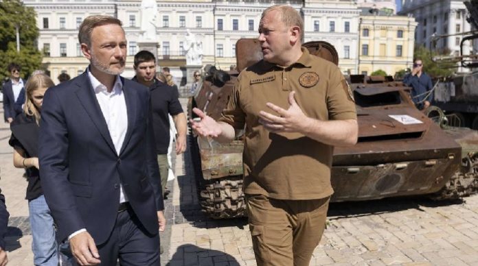 FDP-Chef Christian Lindner hat bei seinem Besuch in Kiew Sympathie für Taurus-Lieferungen an die Ukraine geäußert.