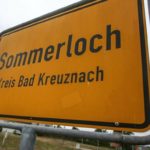 Ja, es gibt es wirklich - ein kleines Dorf in Rheinland-Pfalz mit dem Namen Sommerloch.