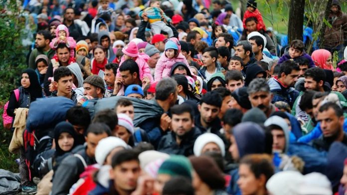 Die Flüchtlingskrise von 2015 ist auch im Jahr 2023 noch lange nicht beendet. Es kommen immer mehr...