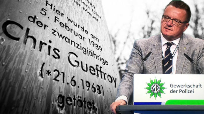 Als Chris Gueffroy an der Berliner Mauer erschossen wurde, war Sven Hüber stellvertretender Kompaniechef und mitverantwortlich für den Bereich der Berliner Mauer, in dem der brutale Mord an dem 20-jährigen Chris Gueffroy geschah.