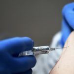 Der Bundesregierung sind keine Placebo-kontrollierten, randomisierten Studien bekannt, die zeigen können, dass die sogenannte „Corona-Impfung“ von „BioNTech/Pfizer“ die Sterbewahrscheinlichkeit senkt.